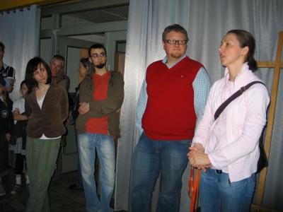 Otwarcie wystawy, od lewej Małgorzata Łuczyna, Jacek Złoczowski, Marcin Skowroński, Aleksandra Skowrońska, 28 kwietnia 2009