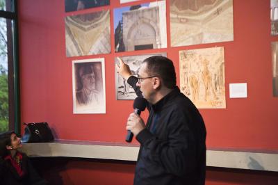 Jacek Proszyk opowiada o wystawie „Ślady bielskich Żydów w Izraelu”, Galeria Bielska BWA, 15.05.2014, fot. Krzysztof Morcinek