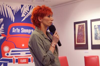 Arte Siempre. Grafika kubańska, o wystawie opowiada kuratorka Małgorzata Rozenau, 20.05.2013, fot. Justyna Łabądź
