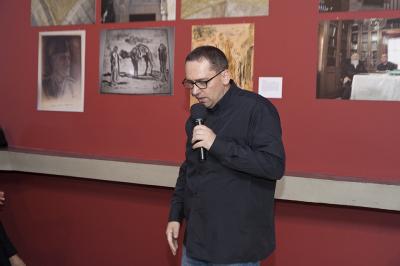 Jacek Proszyk opowiada o wystawie „Ślady bielskich Żydów w Izraelu”, Galeria Bielska BWA, 15.05.2014, fot. Krzysztof Morcinek