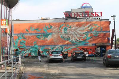 Realizacja muralu na ścianie DH Wokulski, fot. Justyna Łabądź