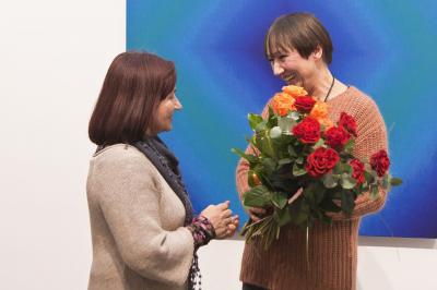 Otwarcie wystawy Tamary Berdowskiej - Malarstwo i obiekty, 5 lutego 2014, od lewej Elżbieta Kuraj i Tamara Berdowska – artystki, fot. K. Morcinek