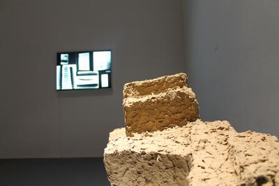 Fragment wystawy Leszka Oprządka „X” – obiekty i rentgenogramy, Galeria Bielska BWA, 8 marca – 1 kwietnia 2013, fot. Justyna Łabądź 