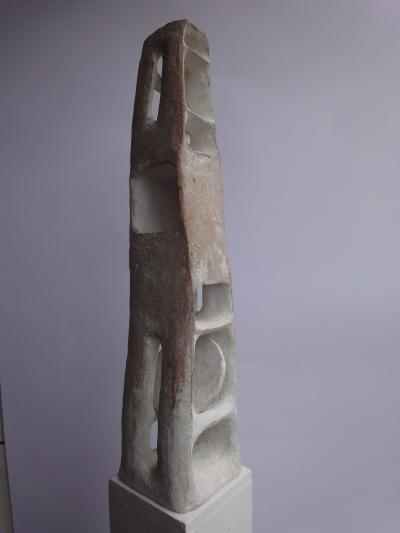 Leszek Oprządek, Wieża, 2015, rzeźba ceramiczna, 42 x 10 x 10 cm
