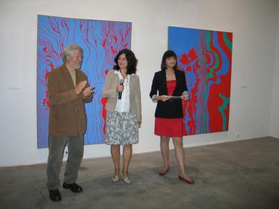 Otwarcie wystawy, od lewej Jan Dobkowski, dyrektor galerii Agata Smalcerz, kuratorka wystawy Marika Kuźmicz, 23 czerwca 2009