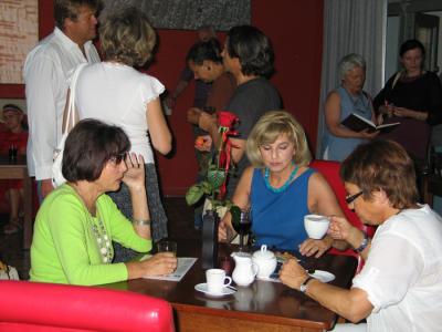 Spotkanie z Elżbietą Dzikowską w galeryjnej kawiarni Aquarium, 30 lipca 2009