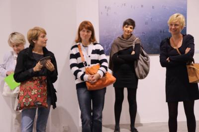 Otwarcie wystawy Materia Prima, od lewej : Agnieszka Czop, Joanna Rusin, Marika Kuzmicz, Agnieszka Lasota, 16 września 2010, fot. K. Morcinek
