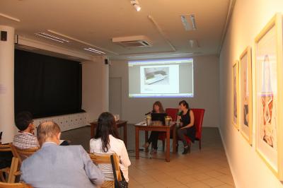 Spotkanie z artystami, rezydentami „Beyond Time 2013”, 5 lipca, na zdjęciu Justyna Łabądź – koordynatorka i Paulina Mellado