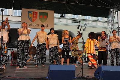 Festiwal Rytmu w Bielsku-Białej, Fanta Konate z zespołem City Bum Bum, fot. K. Morcinek