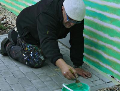 Leon Tarasewicz kontynuacja pracy przy muralu  2.10.2009