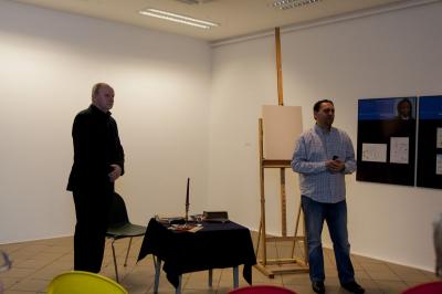 Spotkanie z Cezarym Kozakiem, Galeria Słowa, 17.03.2016, na zdjęciu od lewej Cezary Kozak i Jacek Proszyk