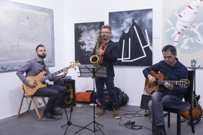Silesian Jazz Trio, od lewej Artur Kudłacik - gitara basowa, Marcin Żupański - saksofon, Przemysław Strączek - gitara