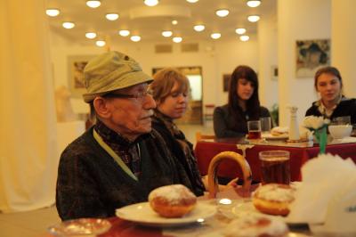Alfred Biedrawa na Spotkaniu wspomnieniowym 7 grudnia 2010, fot, K. Morcinek