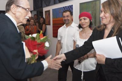 Otwarcie Bielskiego Festiwalu Sztuk Wizualnych, z prawej Alfred Biedrawa - laureat Nagrody Prezydenta Miasta Bielska-Białej